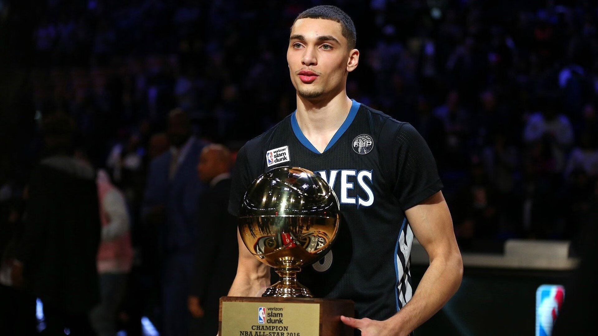 黄潜奇迹夜，当比利亚雷亚尔对阵英格兰，哈兰德却抢走了所有目光